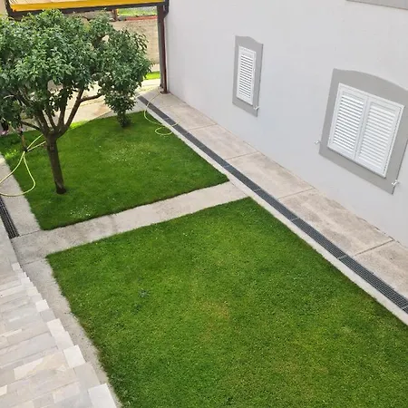 Vujovic Apartment *